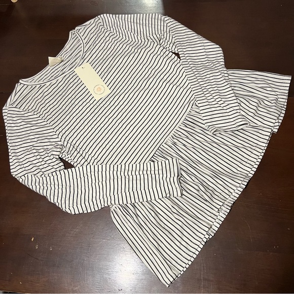 Live in the moment - size small - Striped Peplum Top - NWT - Picture 3 of 9